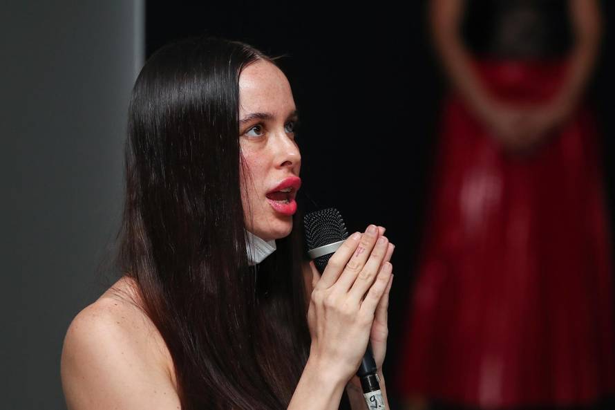 Zagreb: Performansom u MSU otvoren Međunarodni fotografski festival "Organ vida"