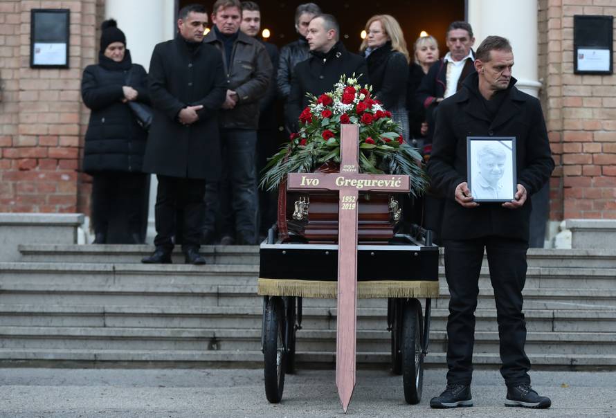 Oproštaj od oca uz tamburaše: Marko je jedva susprezao suze