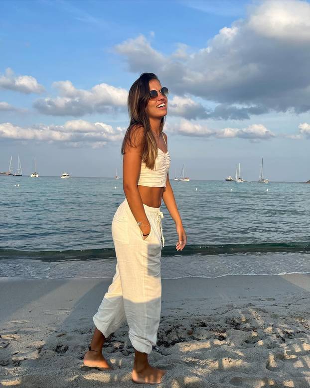 FOTO O potezu njenog momka bruji cijeli svijet. Ona je bivša hokejašica, ali i profesorica...