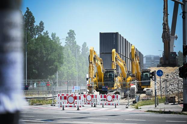 Zagreb: Rušenje Vjesnika nastavlja se i nedjeljom