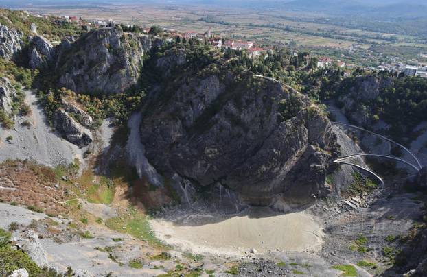 Imotski: Presušilo Modro jezero