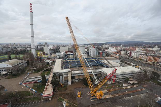 Zagreb: Najveća dizalica u gradu započela s radom 