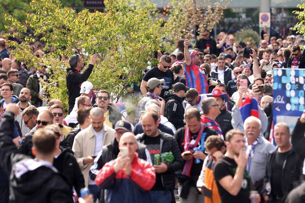 Ženeva: Atmosfera ispred stadiona uoči početka finalne utakmice Lige prvaka mladih