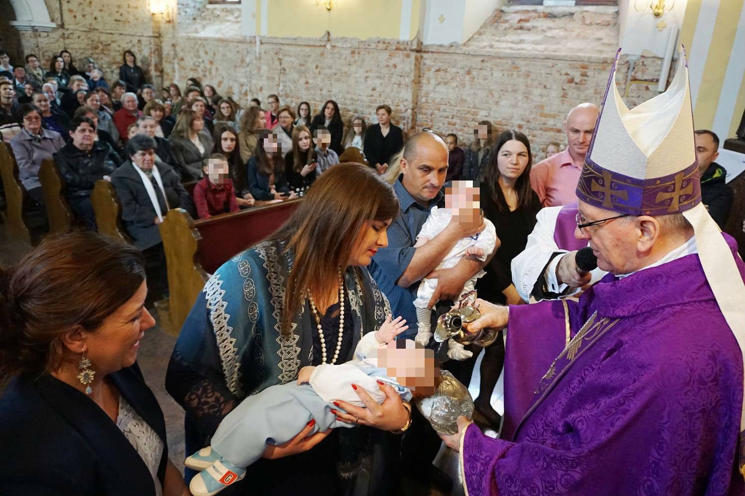 Dan nakon prometne ministrica Žalac je bila kuma na krštenju!