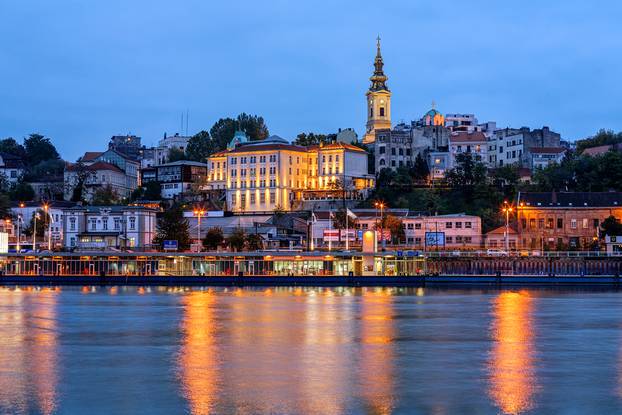 Panorama,Of,Belgrade,At,Night,With,River,Sava