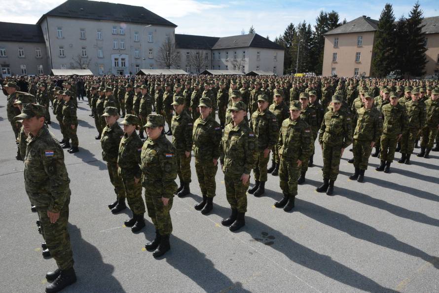 Kolinda dobrovoljcima: 'Vi ste nasljednici hrvatskih branitelja'