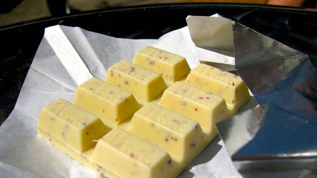 Zbog salmonele: Povukli bijelu čokolada s kokosom iz Poljske