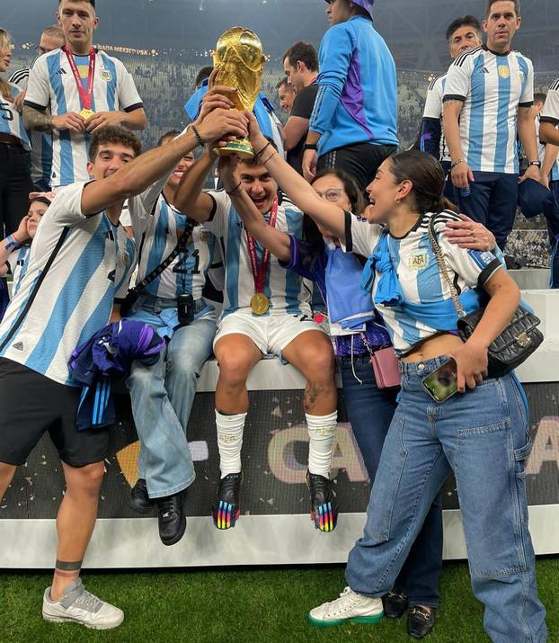 FOTO Argentinski as dobio prvo dijete! Prekrasna Oriana 'cvate' od sreće, uskoro sele iz Rima?