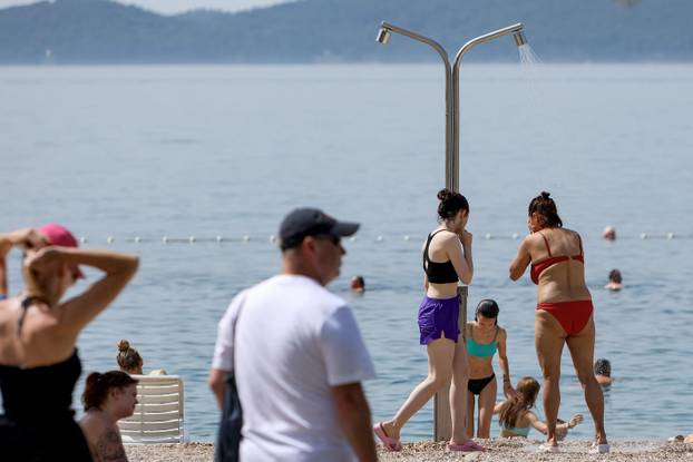 Zadar: Prvi dan ljeta mnogi su dočekali na plažama