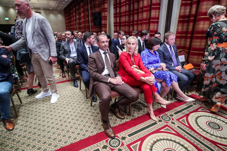 Zagreb: Promocija knjige "Sudnji dan" Petera Čeferina, oca predsjednika Uefe Aleksandera Čeferina