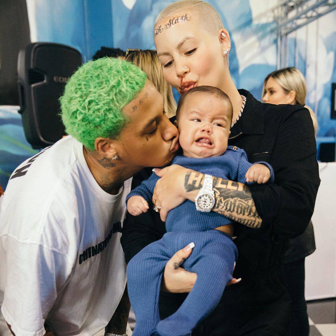 Amber Rose je na sred čela istetovirala imena svojih sinova