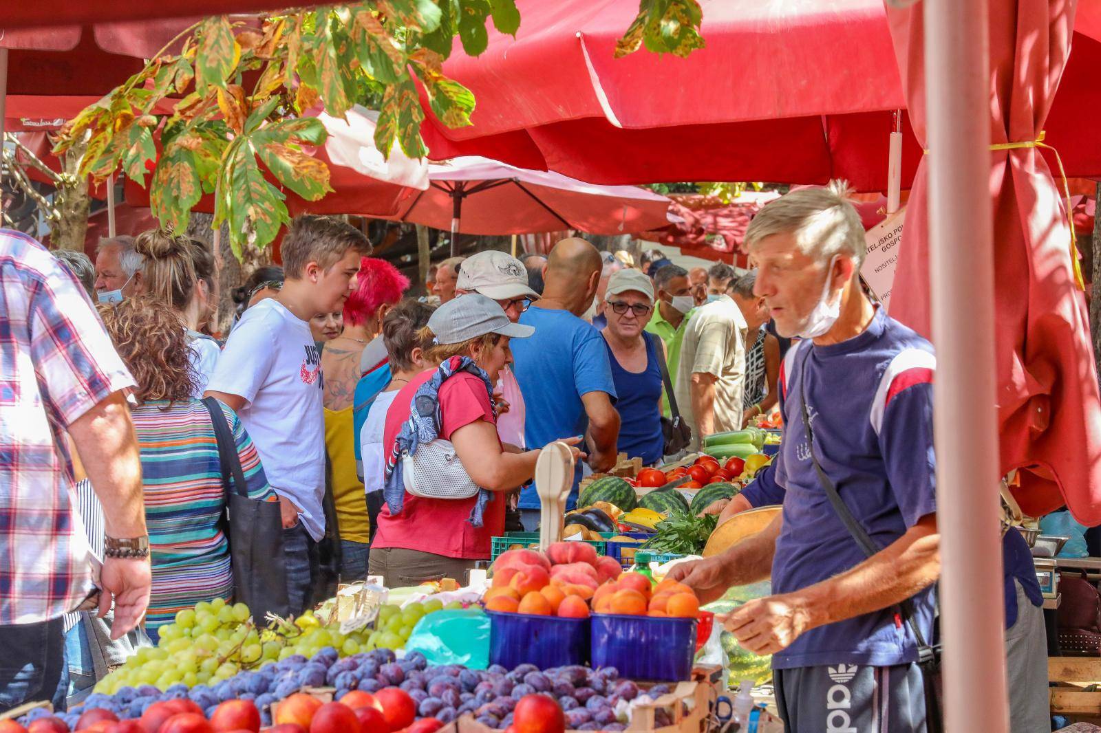 U Puli su ulice prepune turista