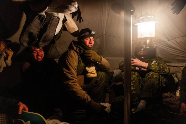 Canadian troops conduct arctic operations