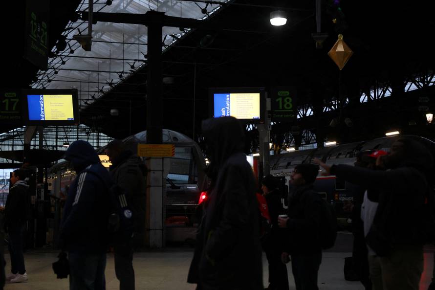 Train traffic disrupted as storm Goretti hits western France