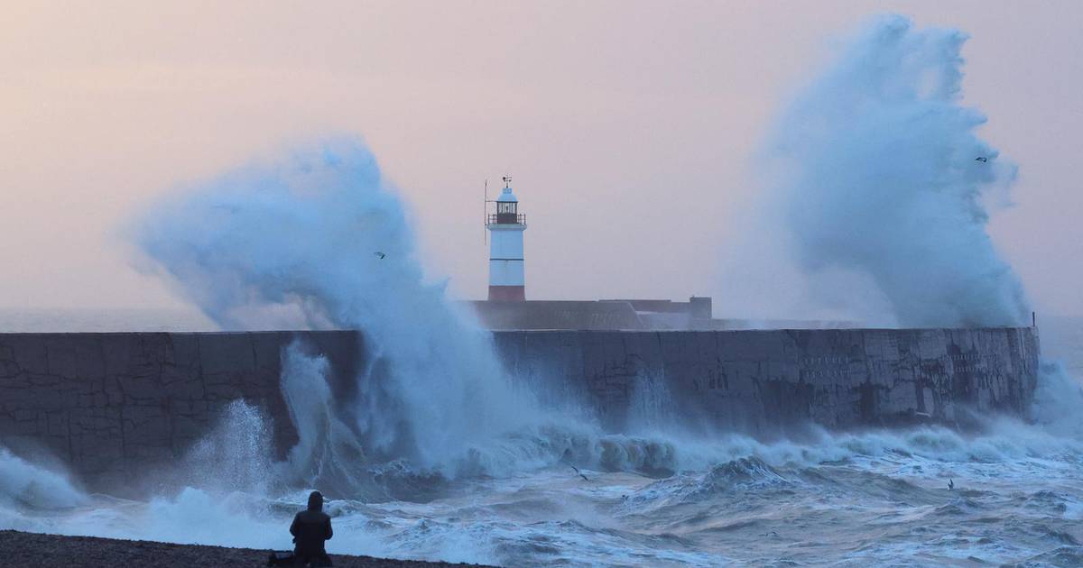 Deadly Storm Isha wreaks havoc in the United Kingdom: Fatalities reported and Ireland faces traffic issues