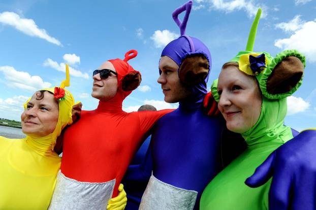 Maldon: Održana utrka u blatu Maldon Mud Race 2014