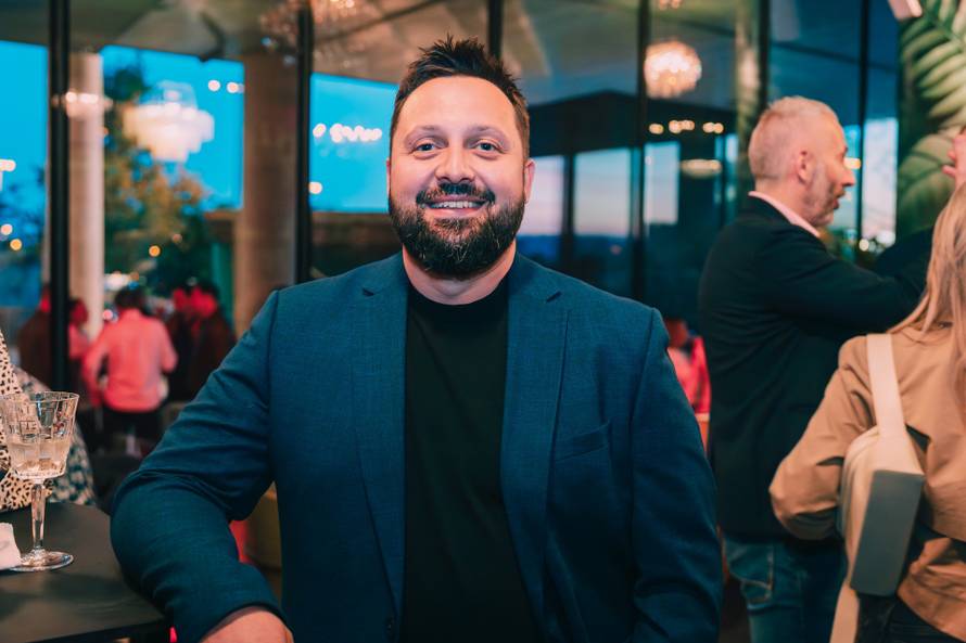 Bili smo na otvorenju Bar&Ton Rougemarin bistroa u MSU-u: Evo kakve vas delicije očekuju