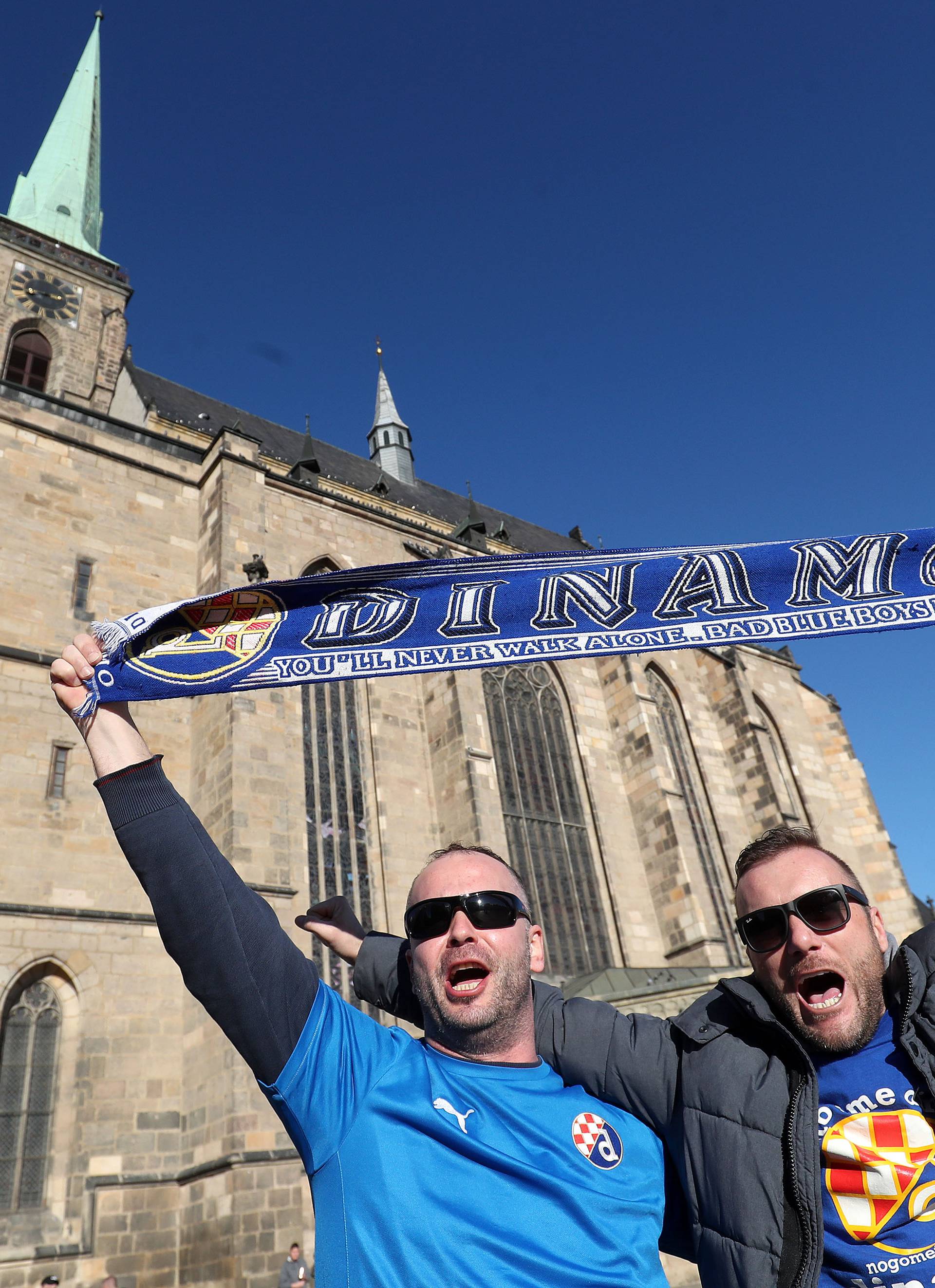 NavijaÄi Dinama u centru Plzena uoÄi utakmice UEFA Europa lige protiv Viktorie Plzen