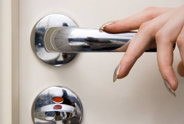 Nakon što dotaknete ovih 10 stvari obavezno operite ruke