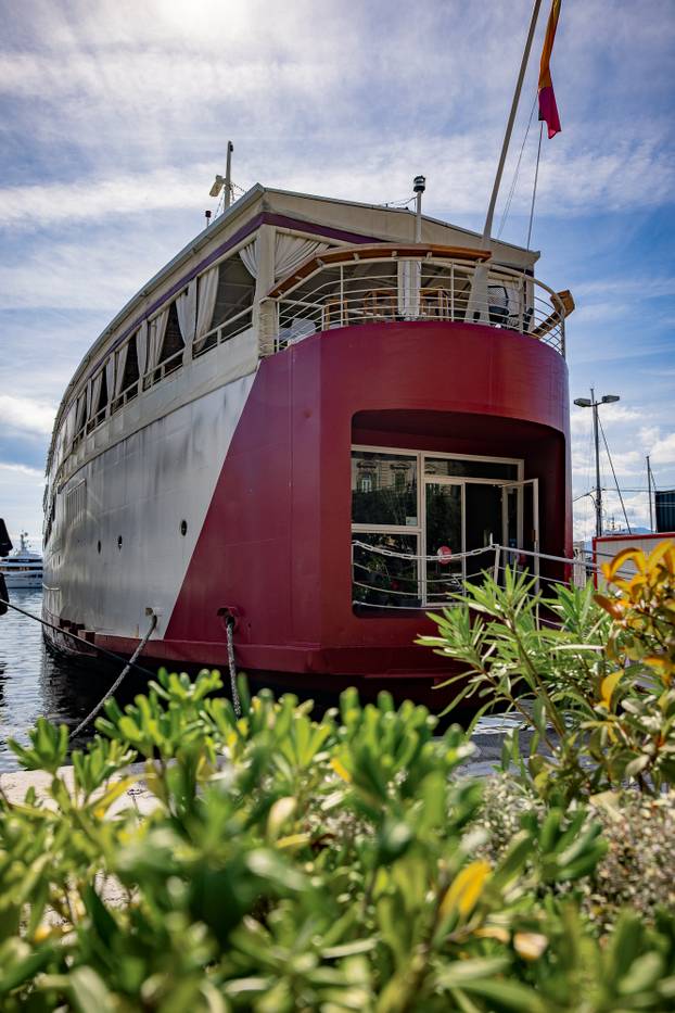 FOTO Zavirite u prvi brod-hotel u Hrvatskoj: Noćenje na ovom brodu u Rijeci ima posebnu čar
