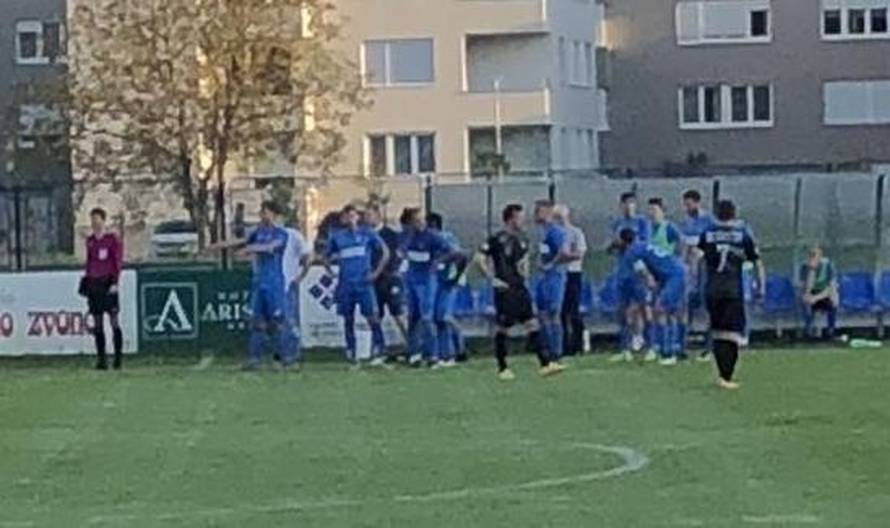 Cirkus u Drugoj HNL: Solinjani sjeli na travu, nisu htjeli igrati