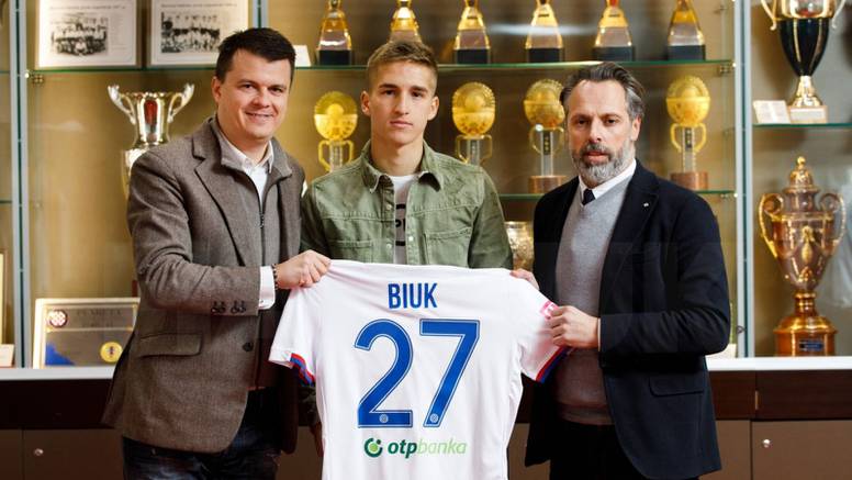 Talentirani junior Hajduka Biuk potpisao profesionalni ugovor