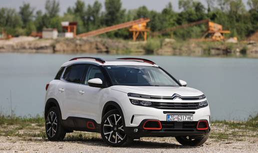 C5 Aircross na testu: Velik je, svojeglav, udoban i luksuzan