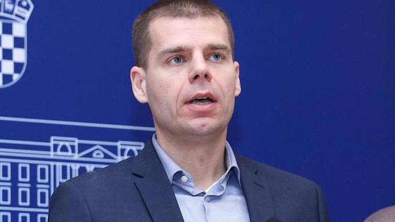 Uhićen profesor s Ekonomije: Studentica ga prijavila zbog seksualnog uznemiravanja...