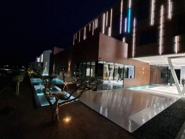 FOTO Samo luksuz! Evo u što ulažu naši nogometaši. Uvijek se traži koji kvadrat viška...