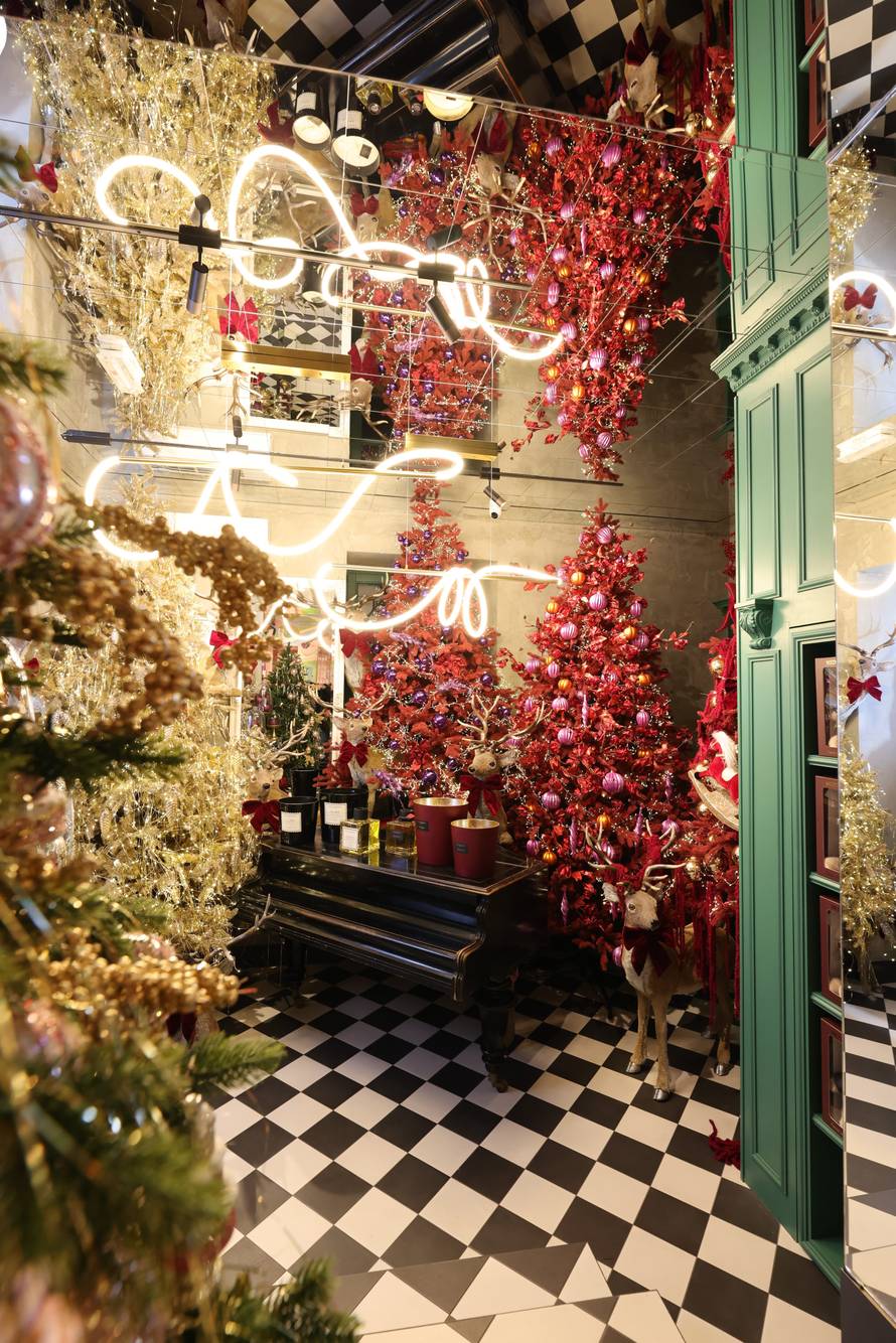 Poznata Hrvatica ukrasila 'pola ulice' plišanim medvjedićima