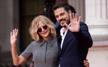 FOTO Meg Ryan prošetala se crvenim tepihom Sarajevo film festivala i pozdravila je fanove