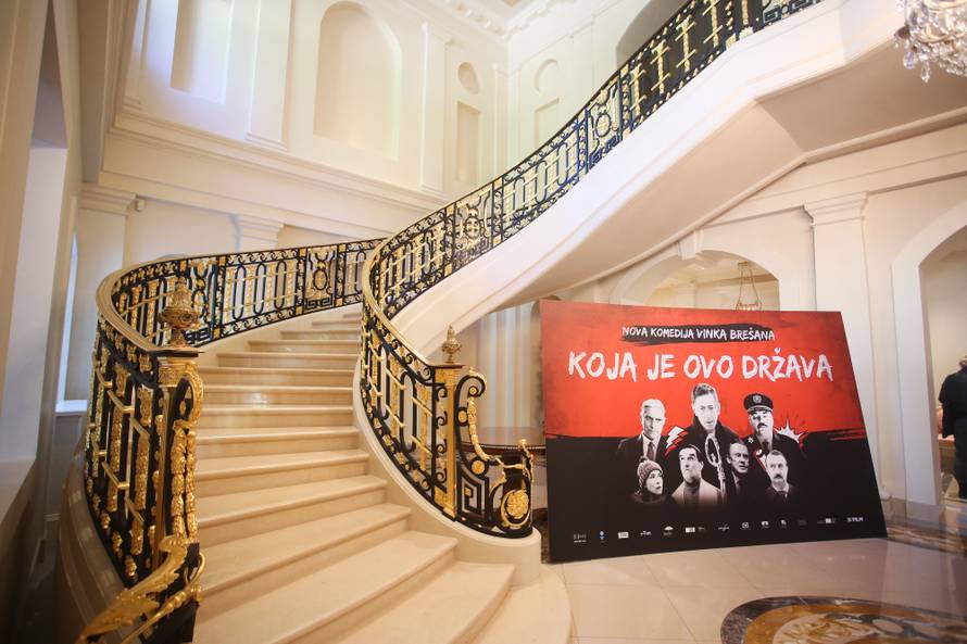 'Kulmerovi dvori idealni su za predstaviti komediju apsurda'