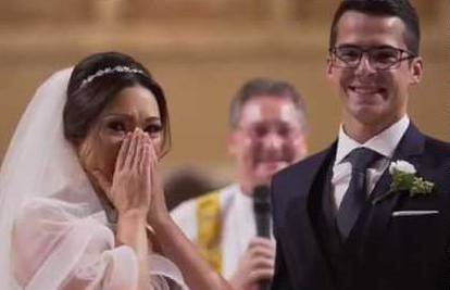 Iznenadio je svoju mladenku pred oltarom u crkvi i toliko dirnuo da je od sreće zaplakala