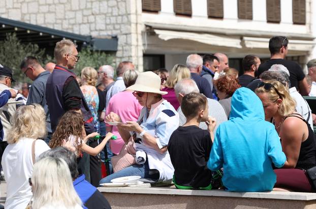 Šibenik: Podjela hrane na uskršnji ponedjeljak