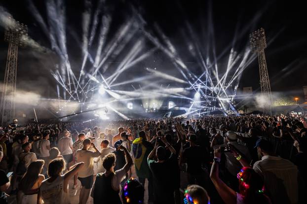 Split: Ultra Europe Festival, DJ-a Maddix