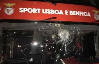 Napadnut bus Benfice: Gađali ih kamenjem, ozlijedili dva igrača