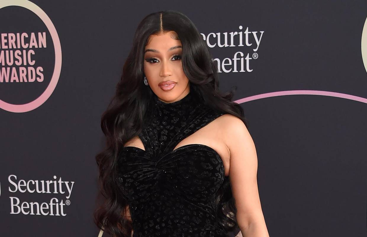Cardi B napali jer nije došla na Grammyje pa obrisala Twitter: 'Mrzim vas, napadate mi djecu'