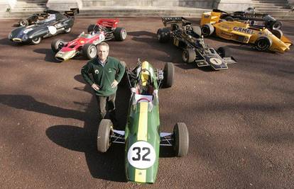 Legendarni trkaći auto Lotus izložen u Londonu