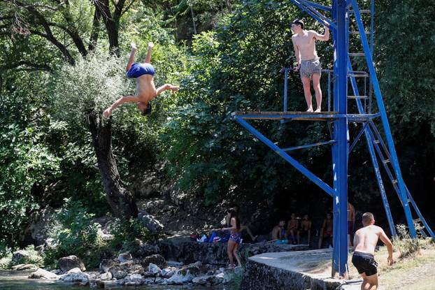 Residents and tourists battle heatwave in Podgorica