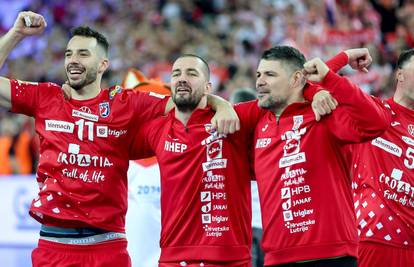 Oprostio se od reprezentacije, produljio s klubom pa poručio: 'Tu sam ako me Hrvatska treba'