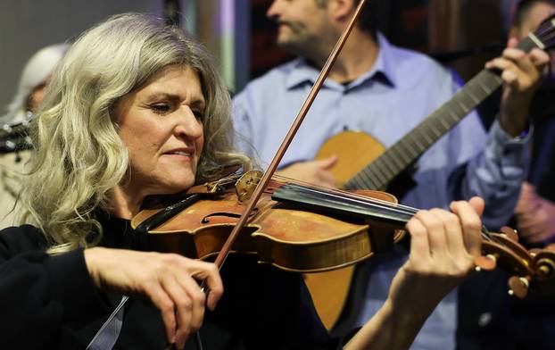 Suze i pjesma u Sarajevu u čast Halidu Bešliću 