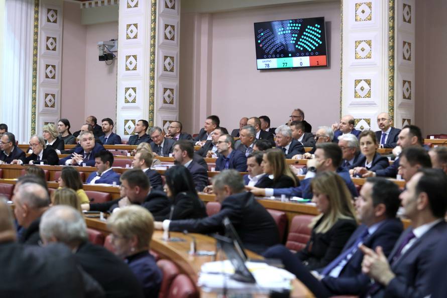 Zagreb: Sabor izglasovao novi Zakon o udomiteljstvu i Vladinu mirovinsku reformu