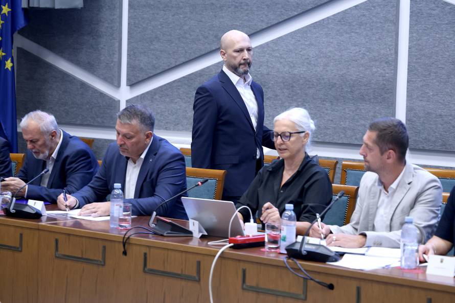 Zagreb: Odbor za zaštitu okoliša i prirode o prijedlozima predsjednika za rješavanje problema otpada u Lici