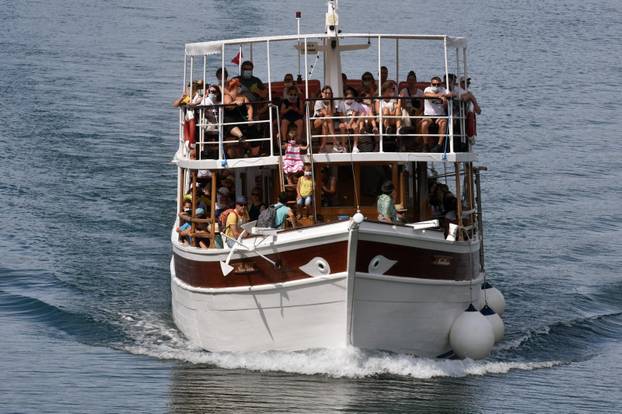 Brodski obilazak Nacionalnog parka Krka oduševio je turiste