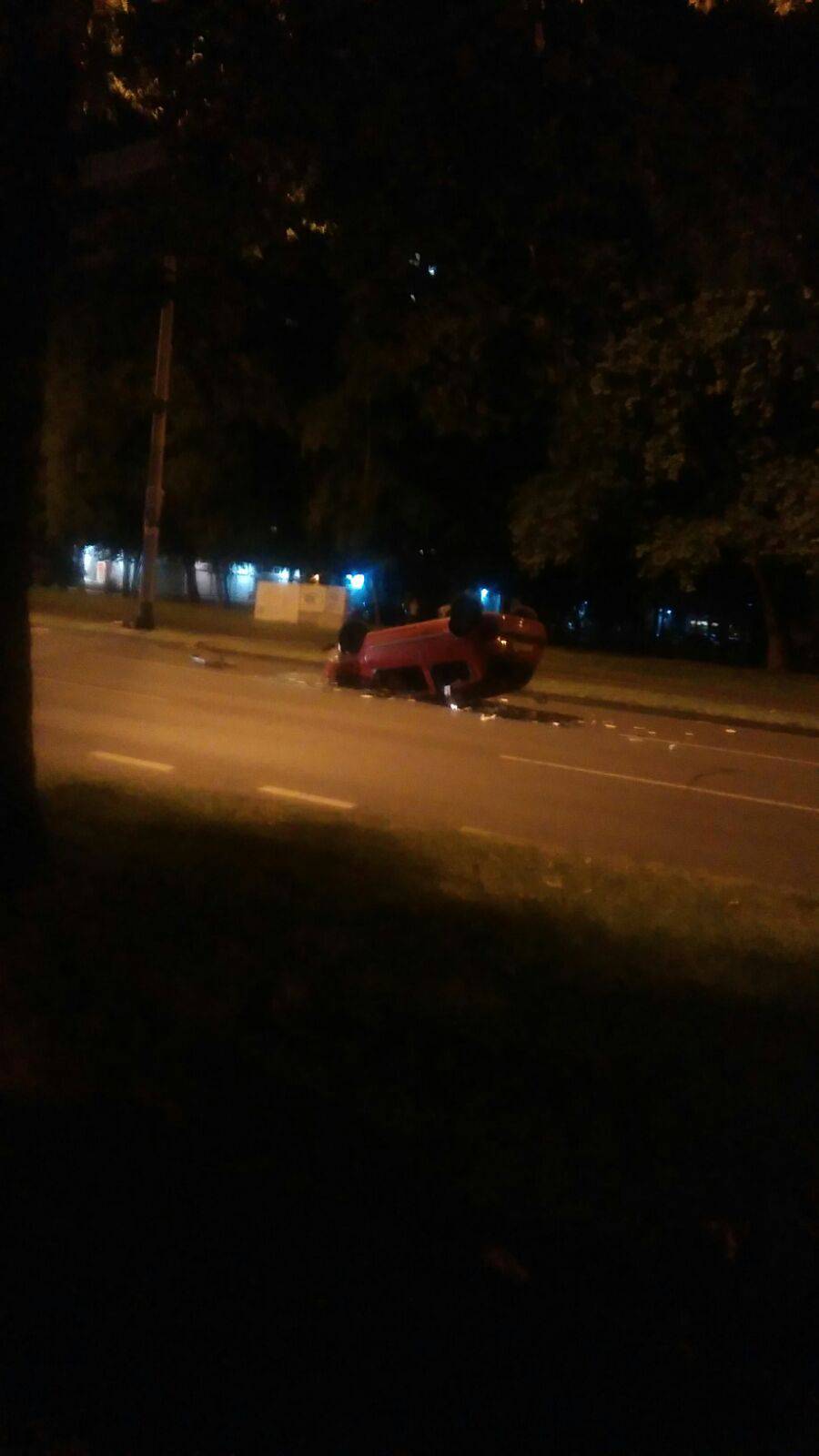 Nesreća u Zagrebu: Prevrnuo se automobil, vozač ozlijeđen