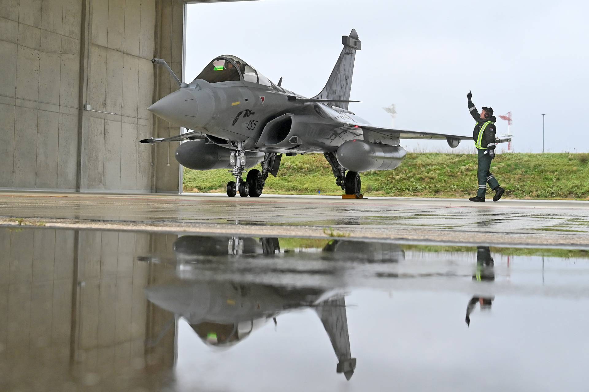 FOTO U Hrvatsku stigao osmi borbeni avion Rafale: 'Ovo je značajan trenutak za vojsku'