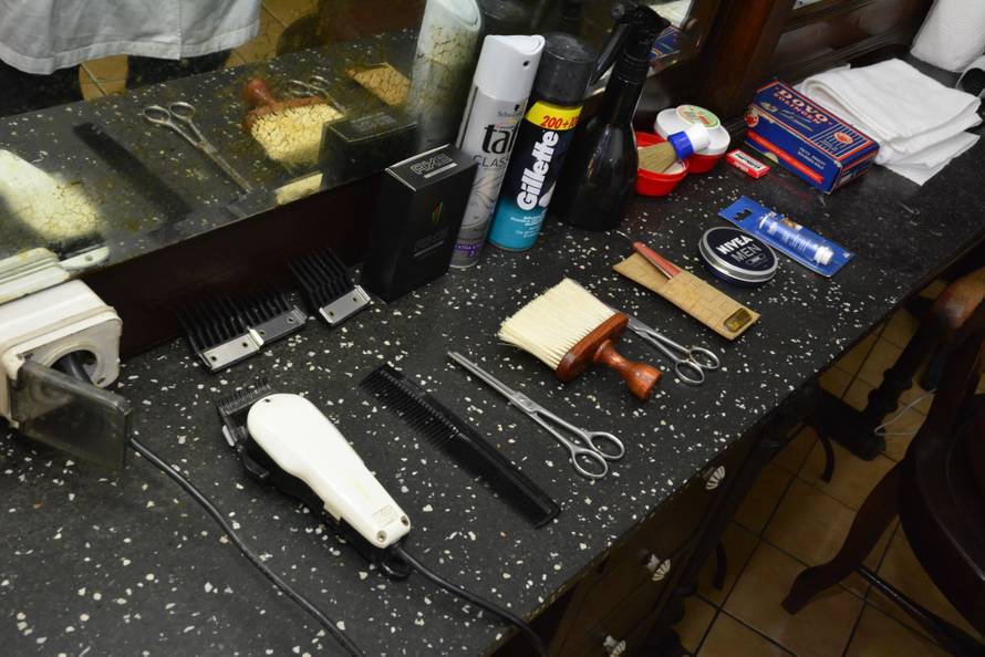 Najstarija brijačnica u Slavoniji ponovno je otvorila svoja vrata