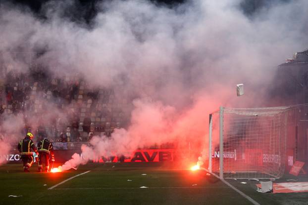 Rijeka: Bakljada na susretu  Rijeke i Dinama