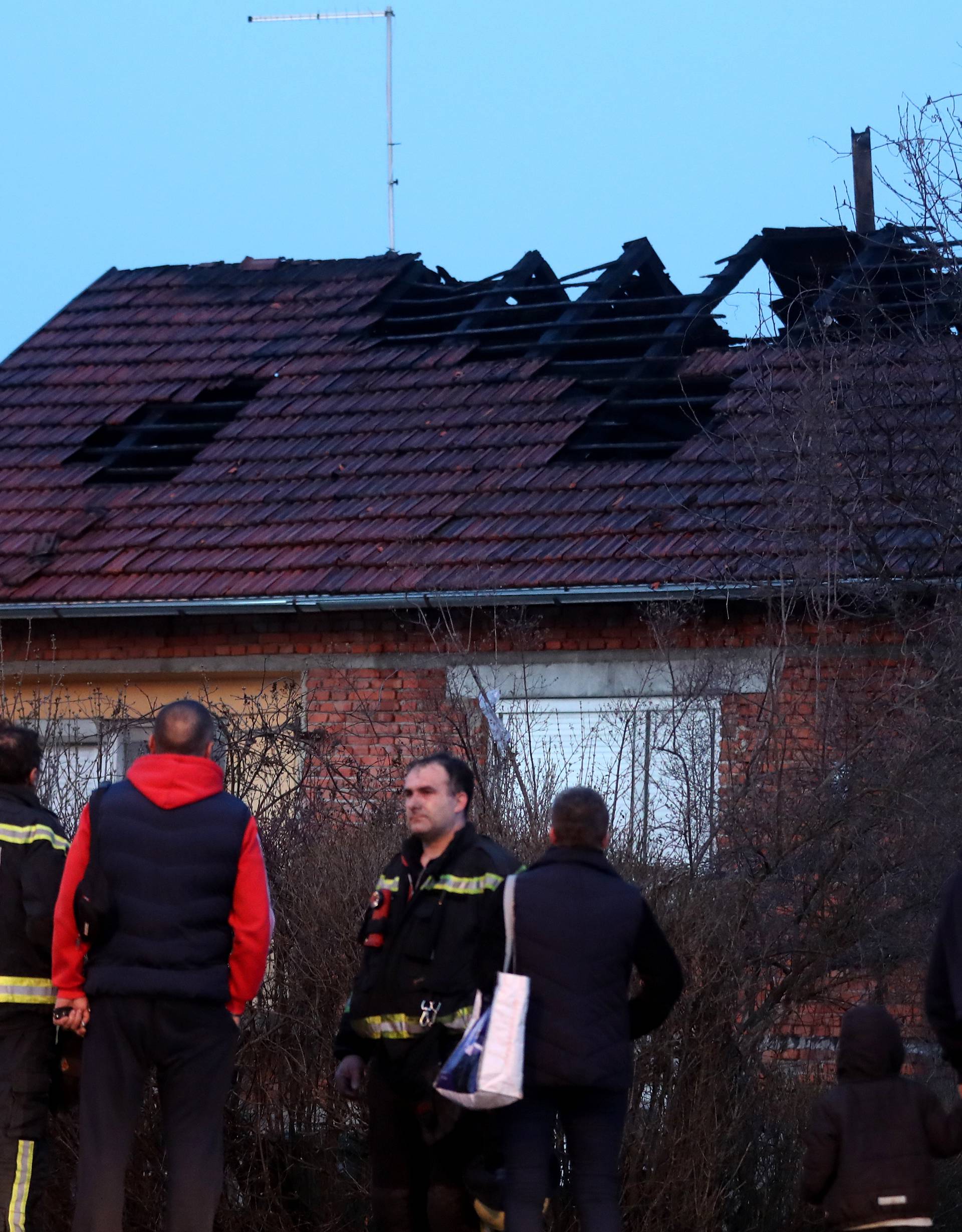 Zapalio se dimnjak na kući u Velikoj Gorici, izgorio je krov