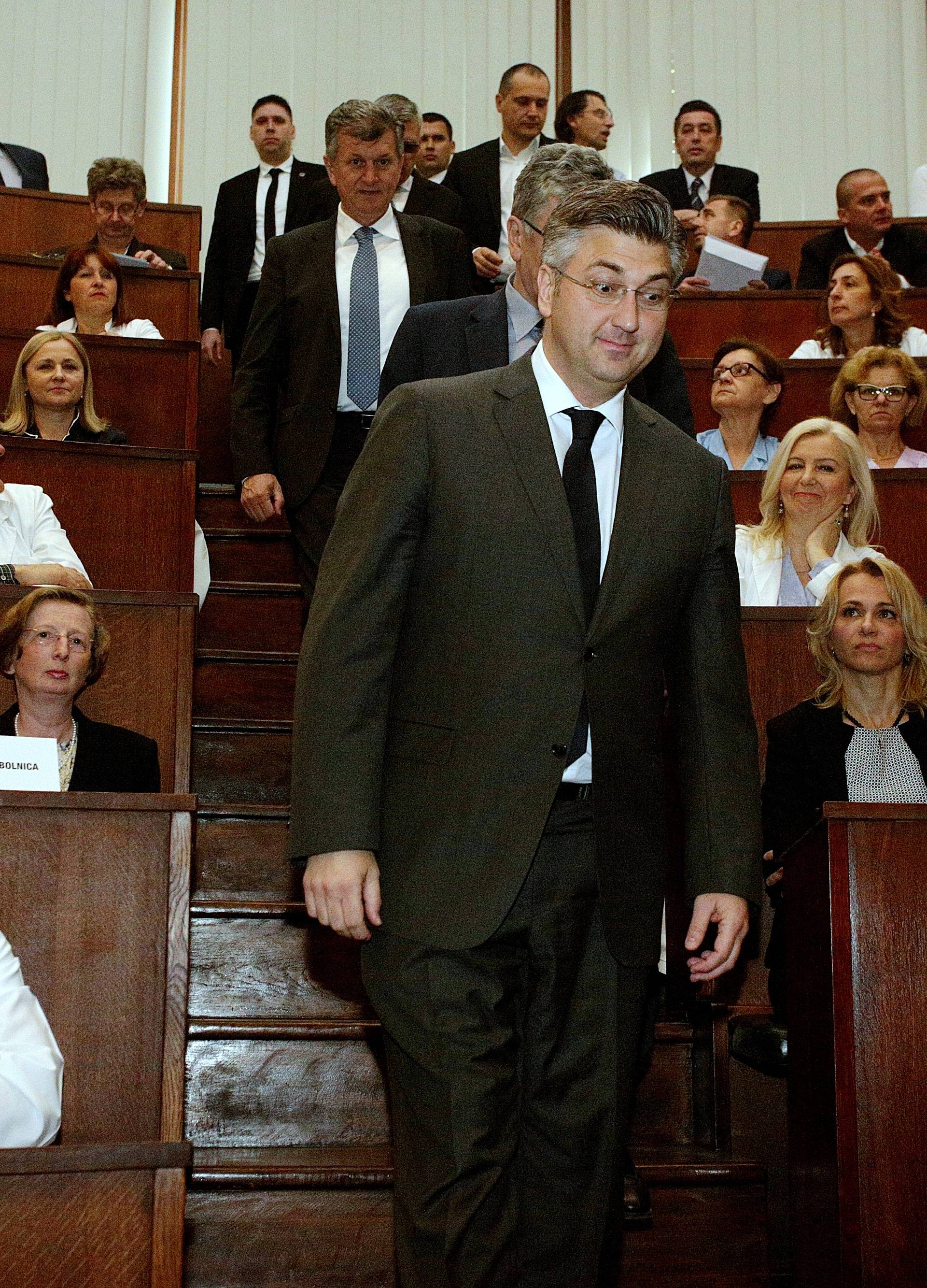 Plenković: Smanjenje duga u zdravstvu strateški cilj Vlade